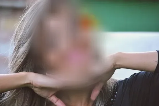 Büsra, 36