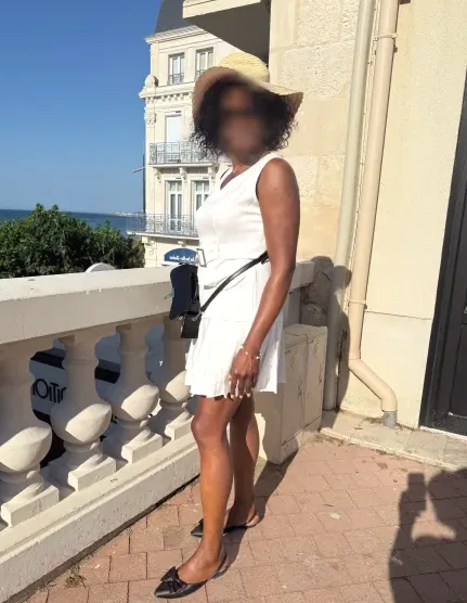 Cara, 36