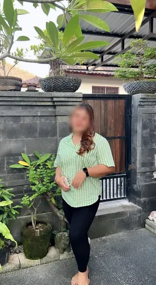 Chiara, 39