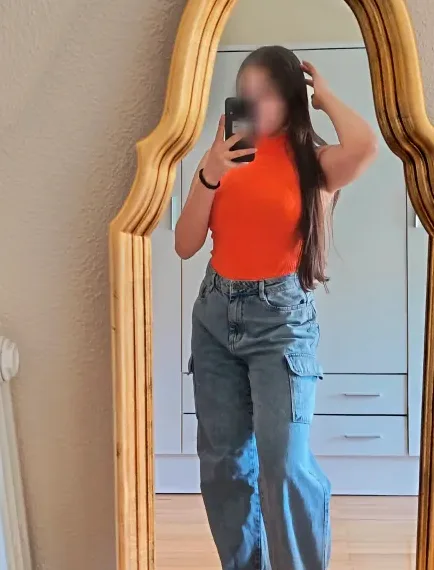 Claudia, 20