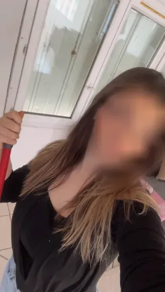 Ela, 20