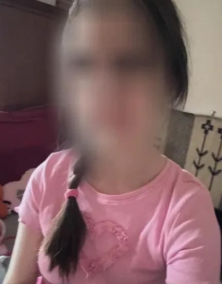 Elena, 25