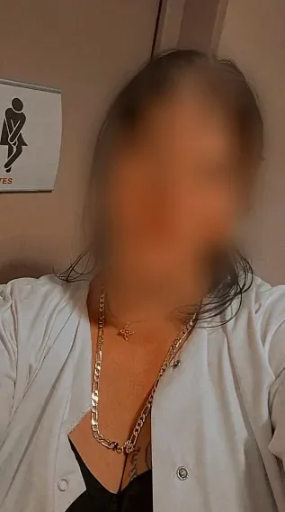 Fiona, 33