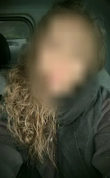 Julia, 24