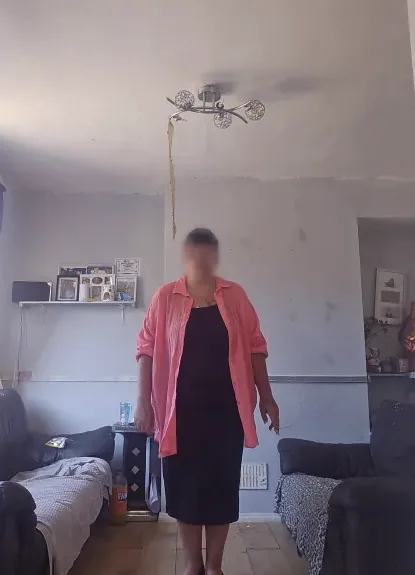 Julia, 35