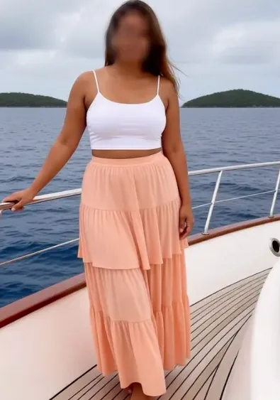 Linda, 32