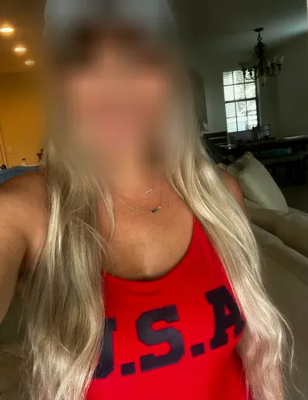 Luisa, 38