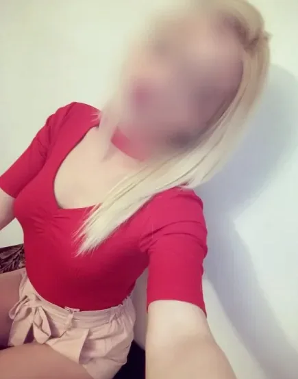Manuela, 34