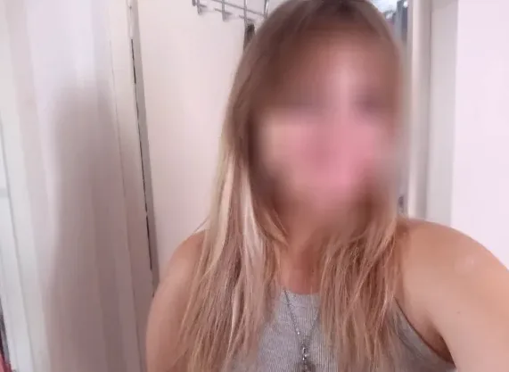 Nadine, 20