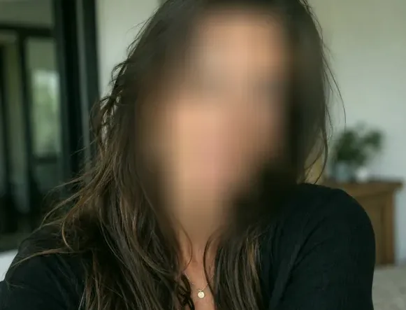 Nadja, 38