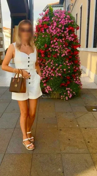 Paula, 38