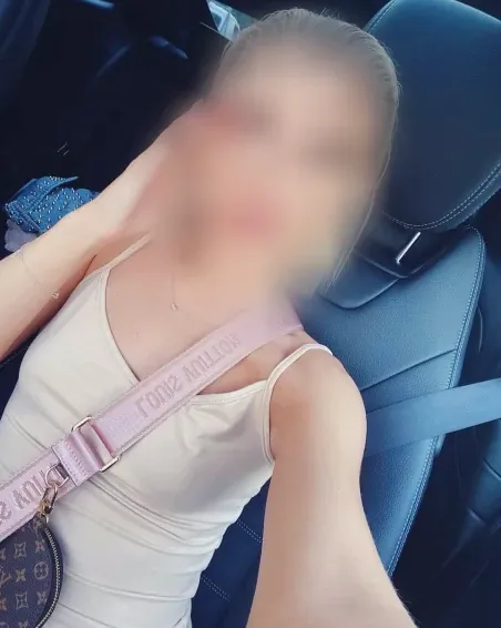 Rebecca, 39