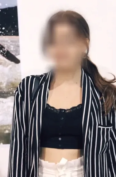 Saskia, 28