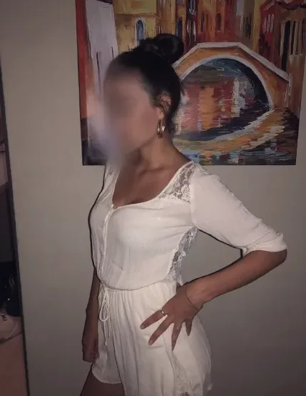 Selina, 32